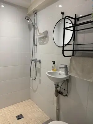 Salle de bains dans l'établissement Studio avec mezzanine Paris 30 min Wi-Fi rapide
