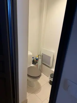 Salle de bains dans l'établissement La maison de Charlotte