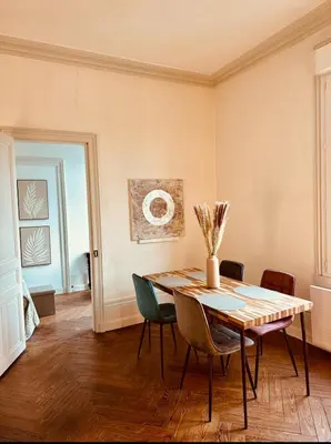 Coin salon dans l'établissement Le Nid de Forges
