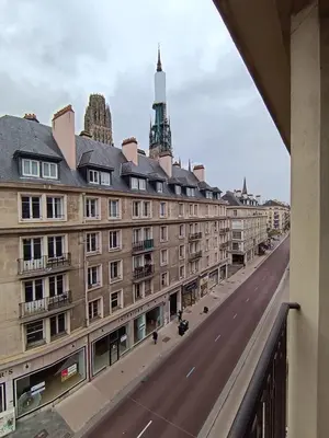 Vue générale sur Rouen ou vue de la ville depuis l'appartement