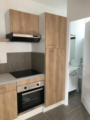 Cuisine ou kitchenette dans l'établissement GITE du ROI CLEON