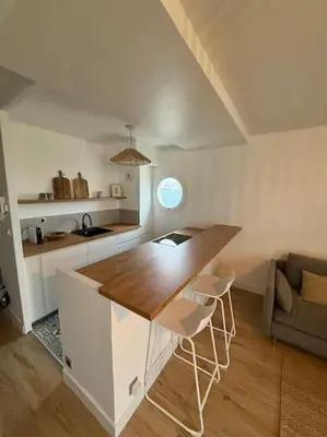 Cuisine ou kitchenette dans l'établissement Appartement Cosy Cergy Le Haut Gare
