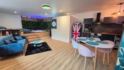 Cuisine ou kitchenette dans l'établissement Balnéo Nuits Tranquilles Rouen