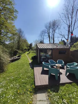 Jardin de l'établissement Cabane bleue des Hortillonnages