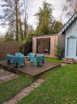 Jardin de l'établissement Cabane bleue des Hortillonnages