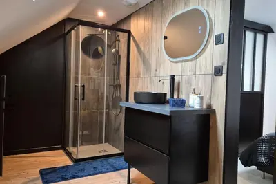 Salle de bains dans l'établissement Balnéo Nuits Douces Rouen