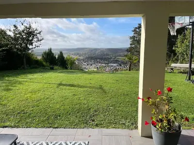 Vue générale sur la montagne ou vue sur la montagne depuis l'appartement