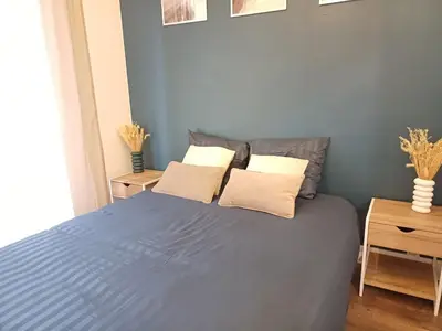 Un ou plusieurs lits dans un hébergement de l'établissement Plein centre- 90m Cathédrale - 2ch - 4 couchages - 6 personnes