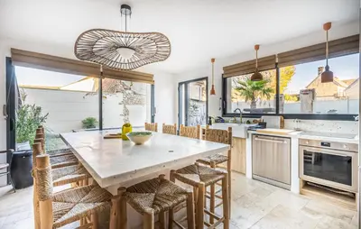 Cuisine ou kitchenette dans l'établissement Beautiful Home In Gommecourt