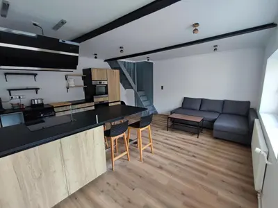 Cuisine ou kitchenette dans l'établissement maison idéale déplacement 4 ou 5 personnes