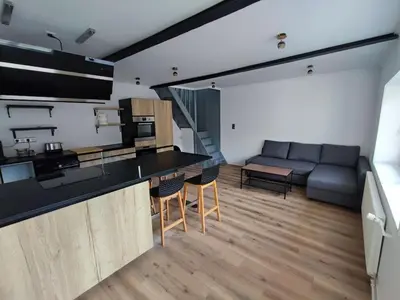 Cuisine ou kitchenette dans l'établissement maison idéale déplacement 4 ou 5 personnes