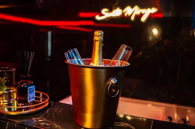 Boissons dans l'établissement Découvrez la Suite Mirage à 30 minutes de Paris