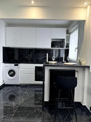 Cuisine ou kitchenette dans l'établissement Love Room, Luna Spa APRÈS-MIDI 13h à 18h, créneau de 5h seulement et non une nuitée