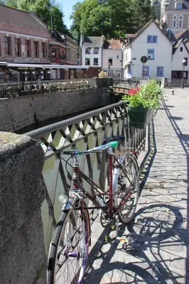 Vélo sur le terrain de l'établissement Chambre privée 