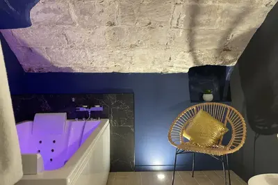Salle de bains dans l'établissement Le spa du Donjon- Rouen Gare