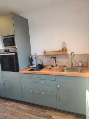 Cuisine ou kitchenette dans l'établissement Jungle Loft - 3 min Beauvais Airport - Parking privé - Arrivée autonome