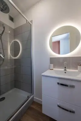 Salle de bains dans l'établissement Le Saint Clément C