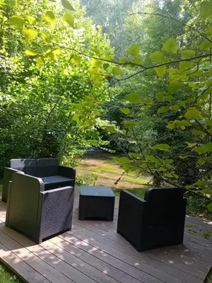 Jardin de l'établissement Le Charme au Fil de l'eau
