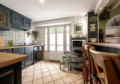 Cuisine ou kitchenette dans l'établissement La Nuit étoilée - Maison d 'artiste - Auvers-sur-Oise