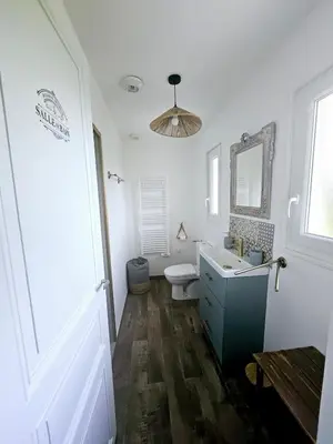 Salle de bains dans l'établissement Le Clos Bernadette