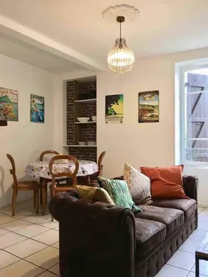 Coin salon dans l'établissement Gîte La Maisonnette à Auvers-sur-Oise