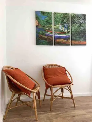 Coin salon dans l'établissement Gîte La Maisonnette à Auvers-sur-Oise