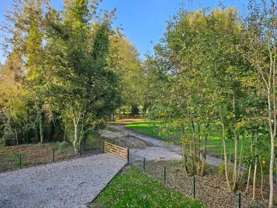 Jardin de l'établissement Maison du gardien de Logempré