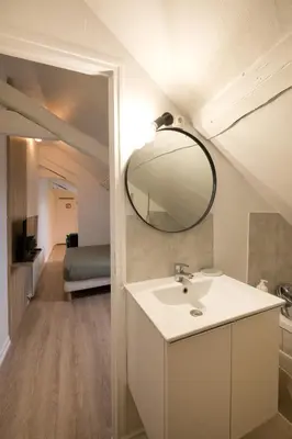 Salle de bains dans l'établissement Le Nid - Studio in Hypercentre - Cathédrale