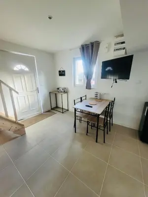 Télévision ou salle de divertissement dans l'établissement Le milazo au cœur de la campagne