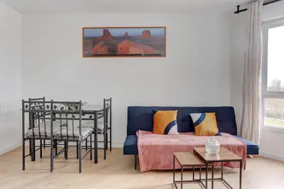 Coin salon dans l'établissement Le Sully - Mantes la jolie