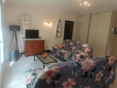 Télévision ou salle de divertissement dans l'établissement appartement, résidence centre ville, Le Tréport