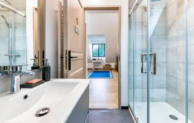 Salle de bains dans l'établissement Nice Home In Venon With Wifi