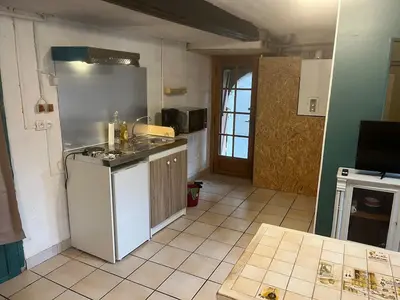 Cuisine ou kitchenette dans l'établissement Studio le petit Bouclet