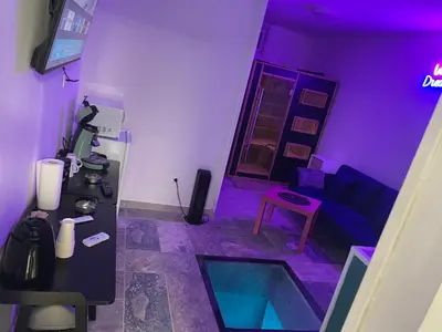 Télévision ou salle de divertissement dans l'établissement Love dream