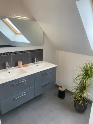 Salle de bains dans l'établissement Gîte de l'Epinay Cassis