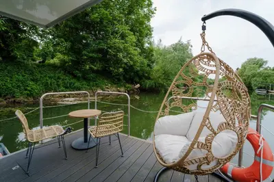 Vue sur la rivière ou le fleuve situé(e) à proximité de l'hôtel