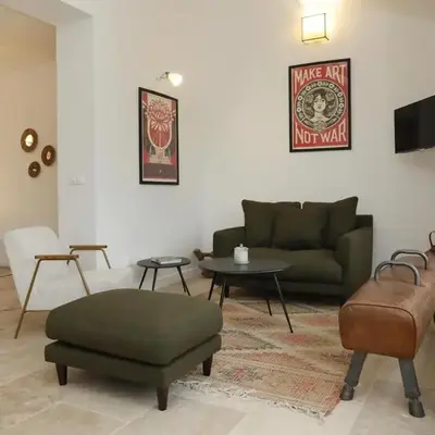 La Maison Aux Fleurs by La Boîte En Plus