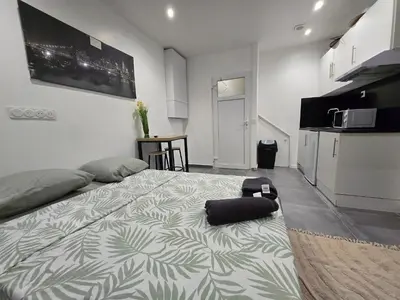 Cuisine ou kitchenette dans l'établissement STUDIO COSY Meulan En Yveline