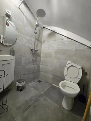 Salle de bains dans l'établissement STUDIO COSY Meulan En Yveline