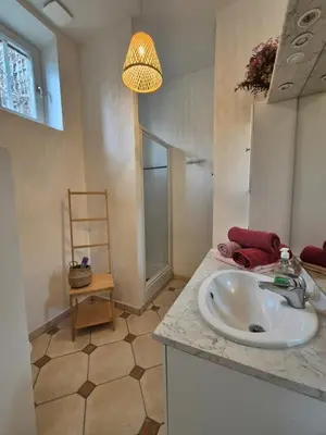 Salle de bains dans l'établissement Au plus près du Chateau !