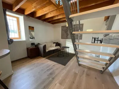 Coin salon dans l'établissement Charmant studio indépendant