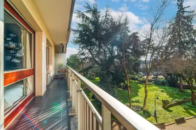 Jardin de l'établissement L 'Écrin d' Ermont
