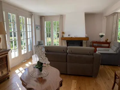 Coin salon dans l'établissement Elbeuf city