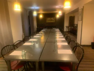 Espace de conférence ou salle de réunion dans l'établissement Brit Hotel Baillet-en-France