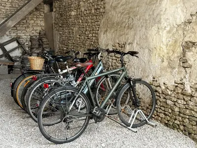 Vélo sur le terrain de l'établissement Appartement cosy N3 à 3 min de Giverny ou dans les environs