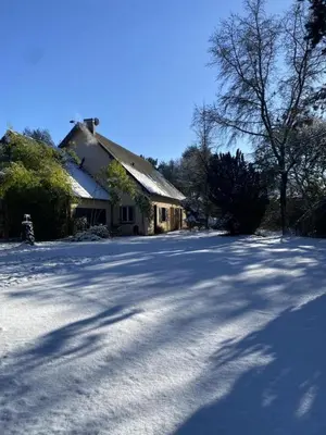 L'établissement Le gite des pins en hiver