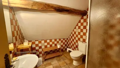 Salle de bains dans l'établissement La Charreterie - Maison de charme avec jardin & aire de jeux - Côte d'Albâtre