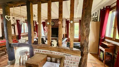 Coin salon dans l'établissement La Charreterie - Maison de charme avec jardin & aire de jeux - Côte d'Albâtre