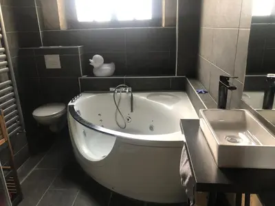 Salle de bains dans l'établissement Jardin Abbatiale