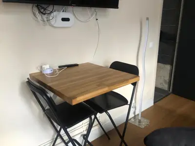 Télévision ou salle de divertissement dans l'établissement Jardin Abbatiale